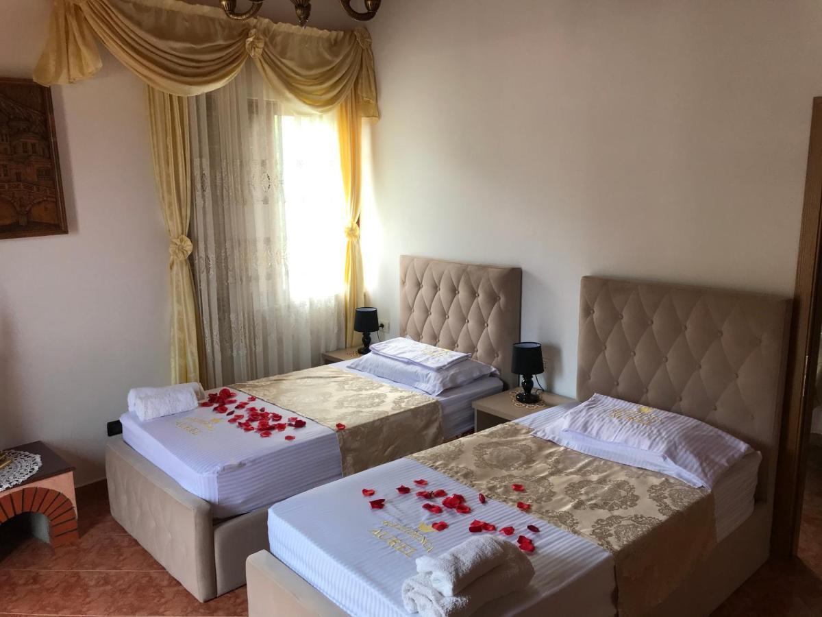 Villa Rezidenca Aurel Center Berat Esterno foto