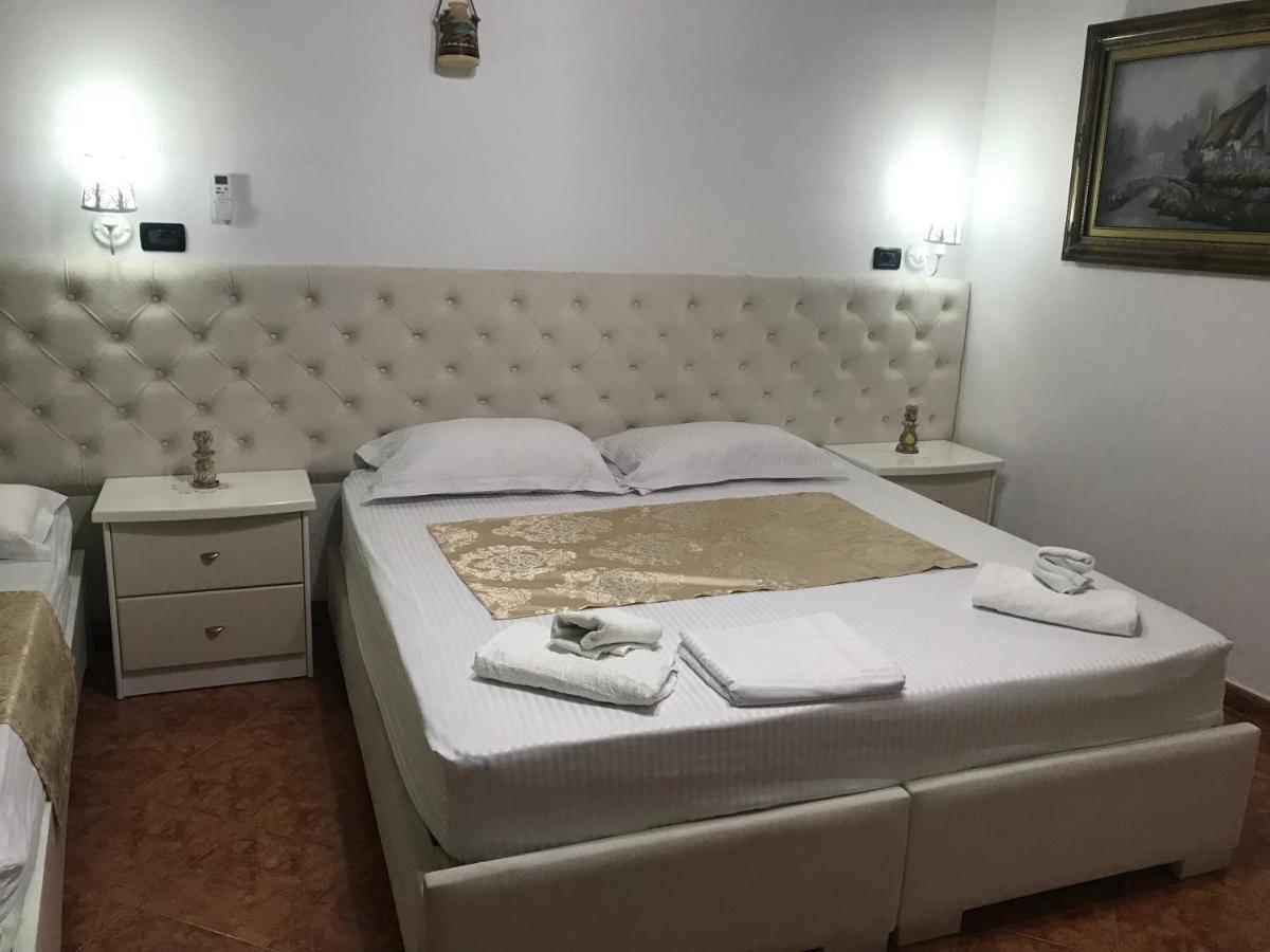 Villa Rezidenca Aurel Center Berat Esterno foto