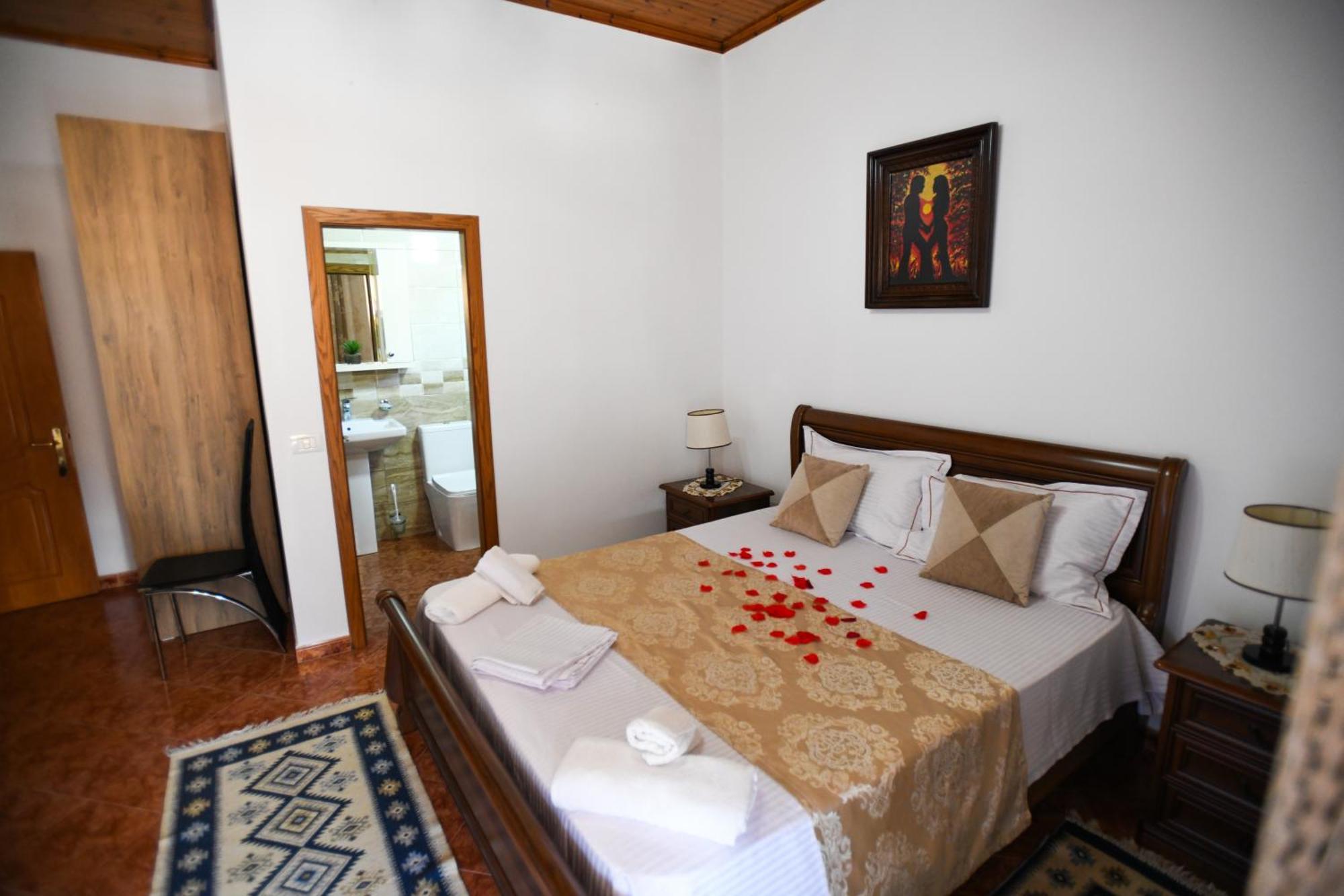 Villa Rezidenca Aurel Center Berat Esterno foto