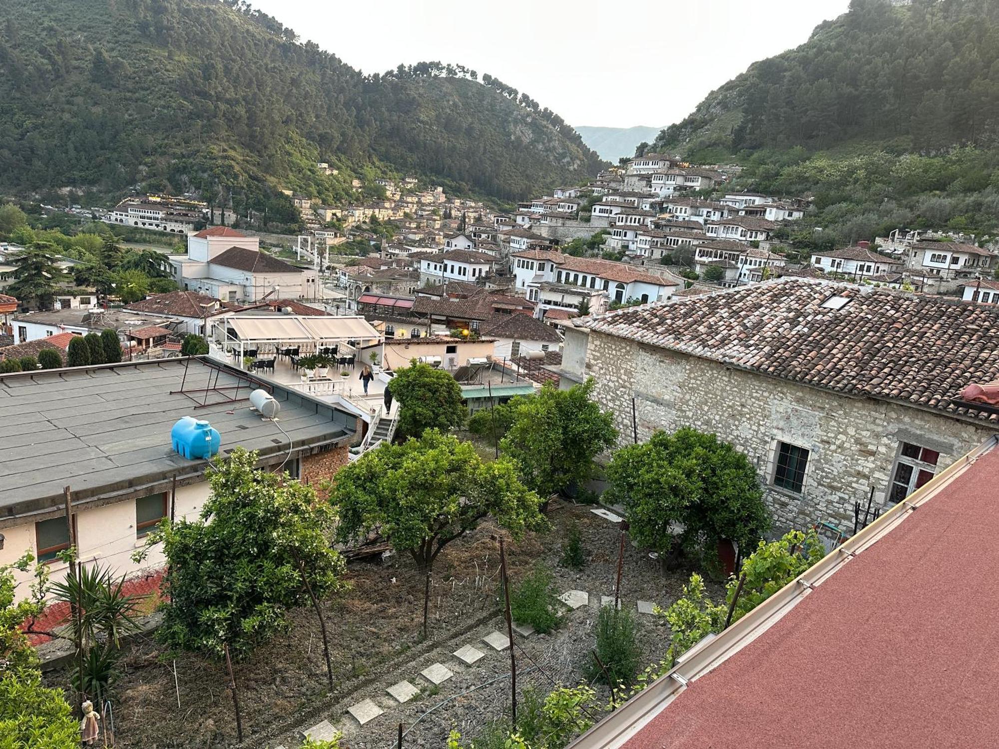 Villa Rezidenca Aurel Center Berat Esterno foto